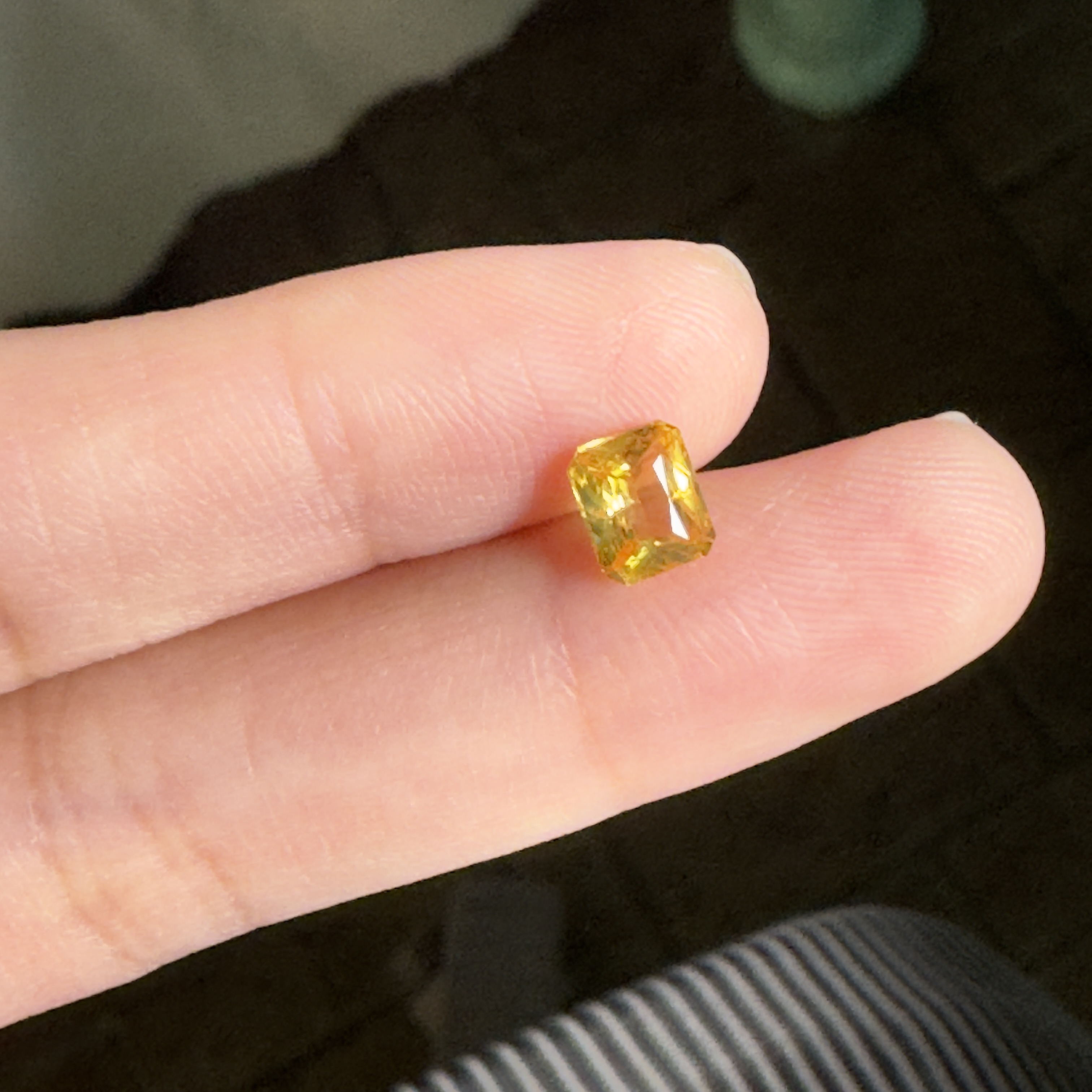 22H792 有烧黄色蓝宝石 1.05克拉