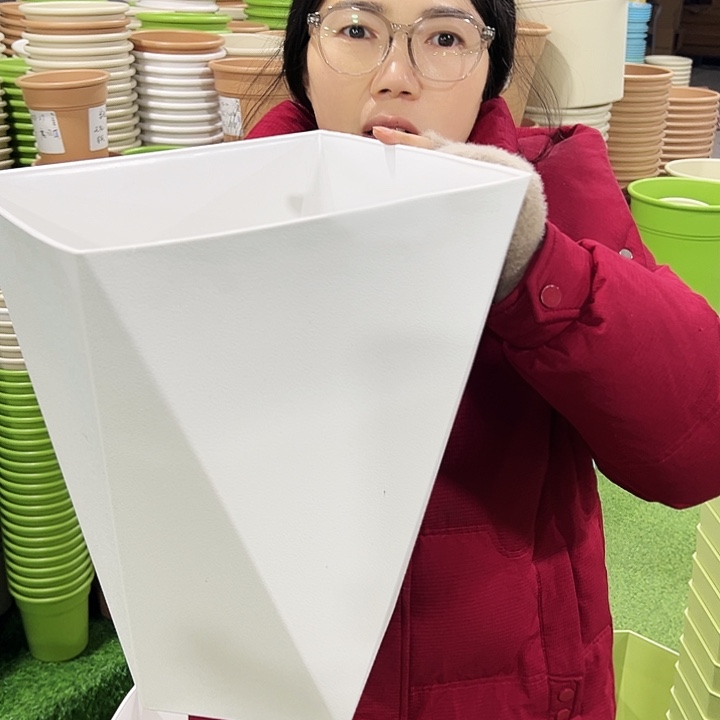 微瑕FV260口26高35白色无托3个