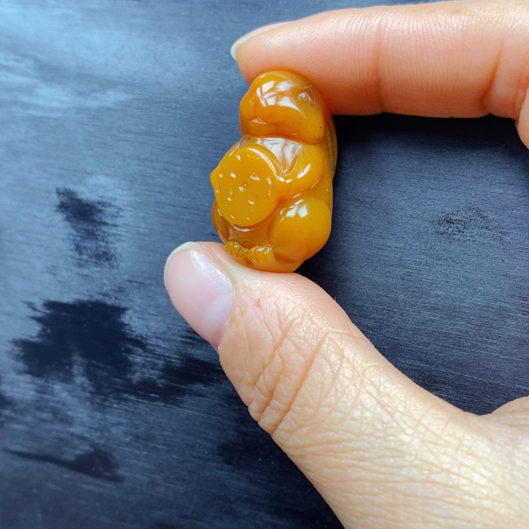 石英质玉（黄龙玉）颈饰未镶嵌