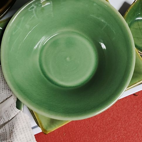 瓷片盘，沙锅，瓷片，瓶，碗，各种沙锅，摆件，