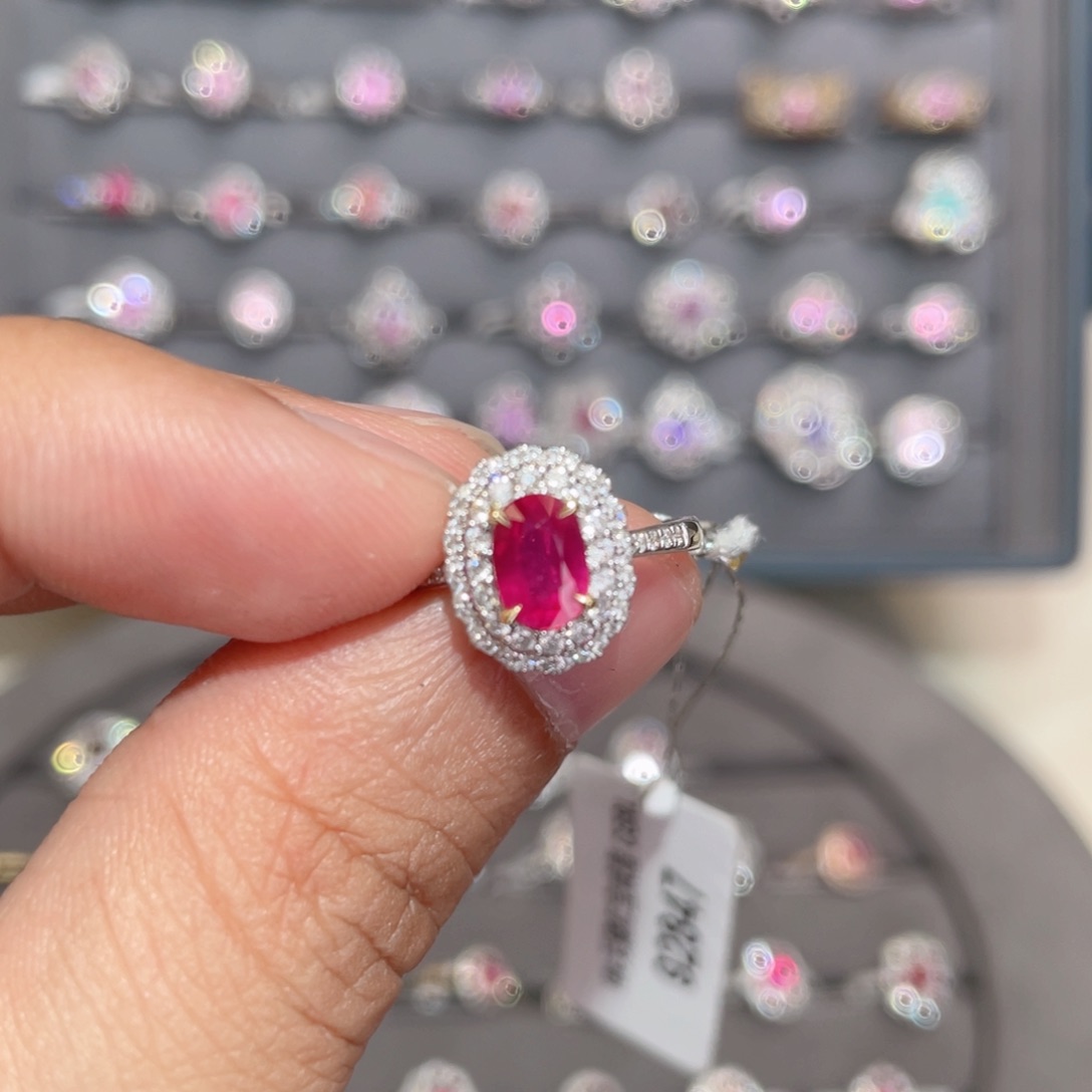 红宝石戒指18K金镶嵌0.72ct 无烧