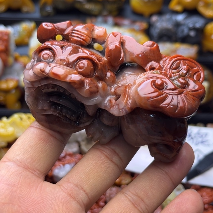 石英质玉（黄龙玉）未镶嵌颈饰