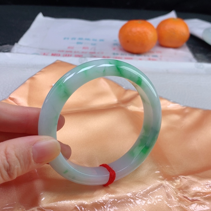 翡翠手镯未镶嵌565656557575757