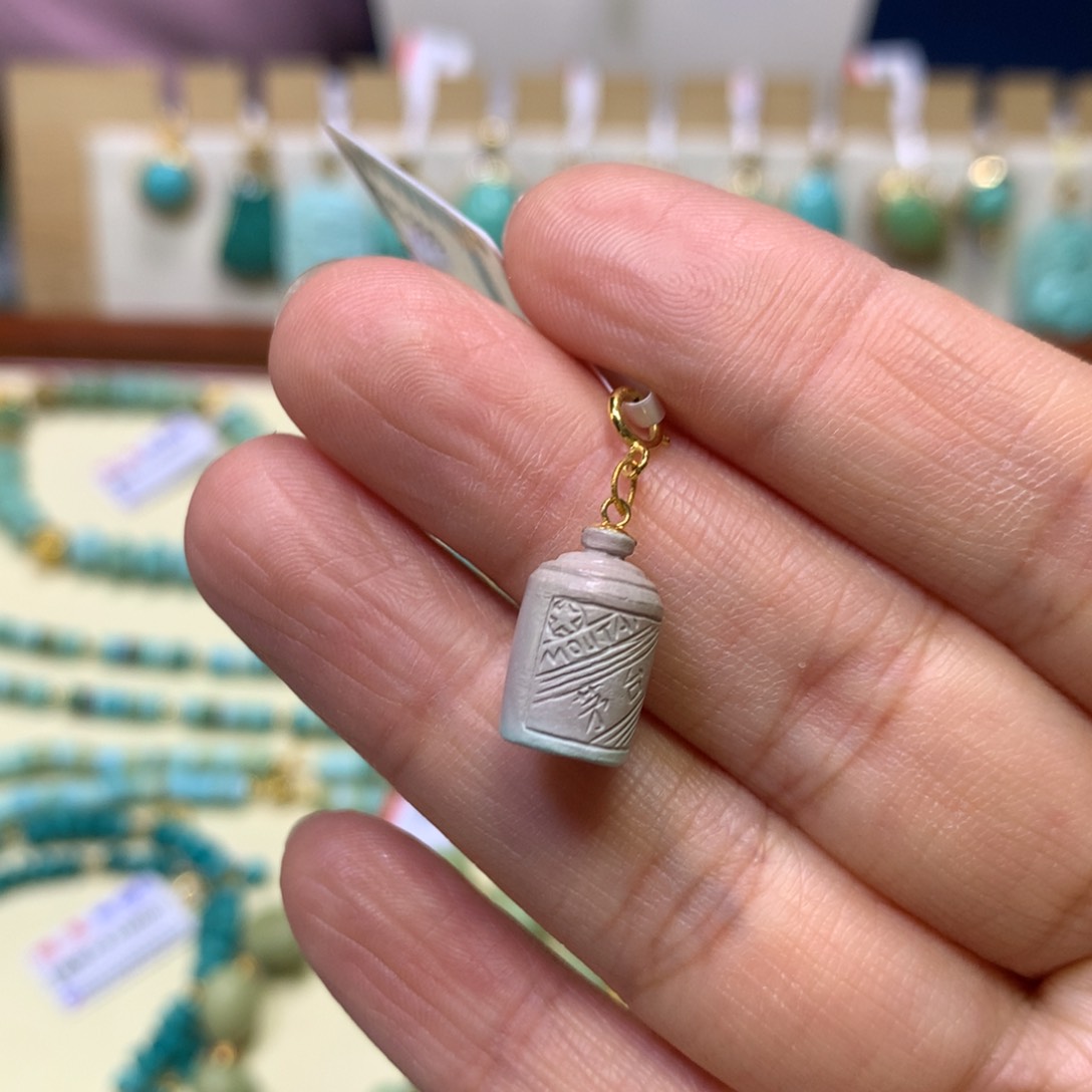 绿松石挂件18K金镶嵌