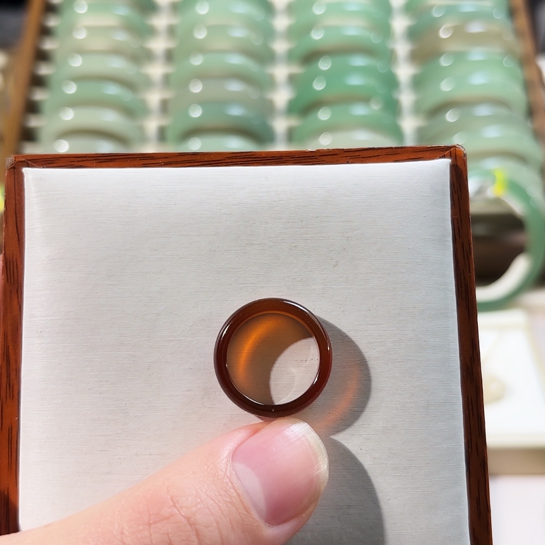 桃***桃石英质玉未镶嵌手镯