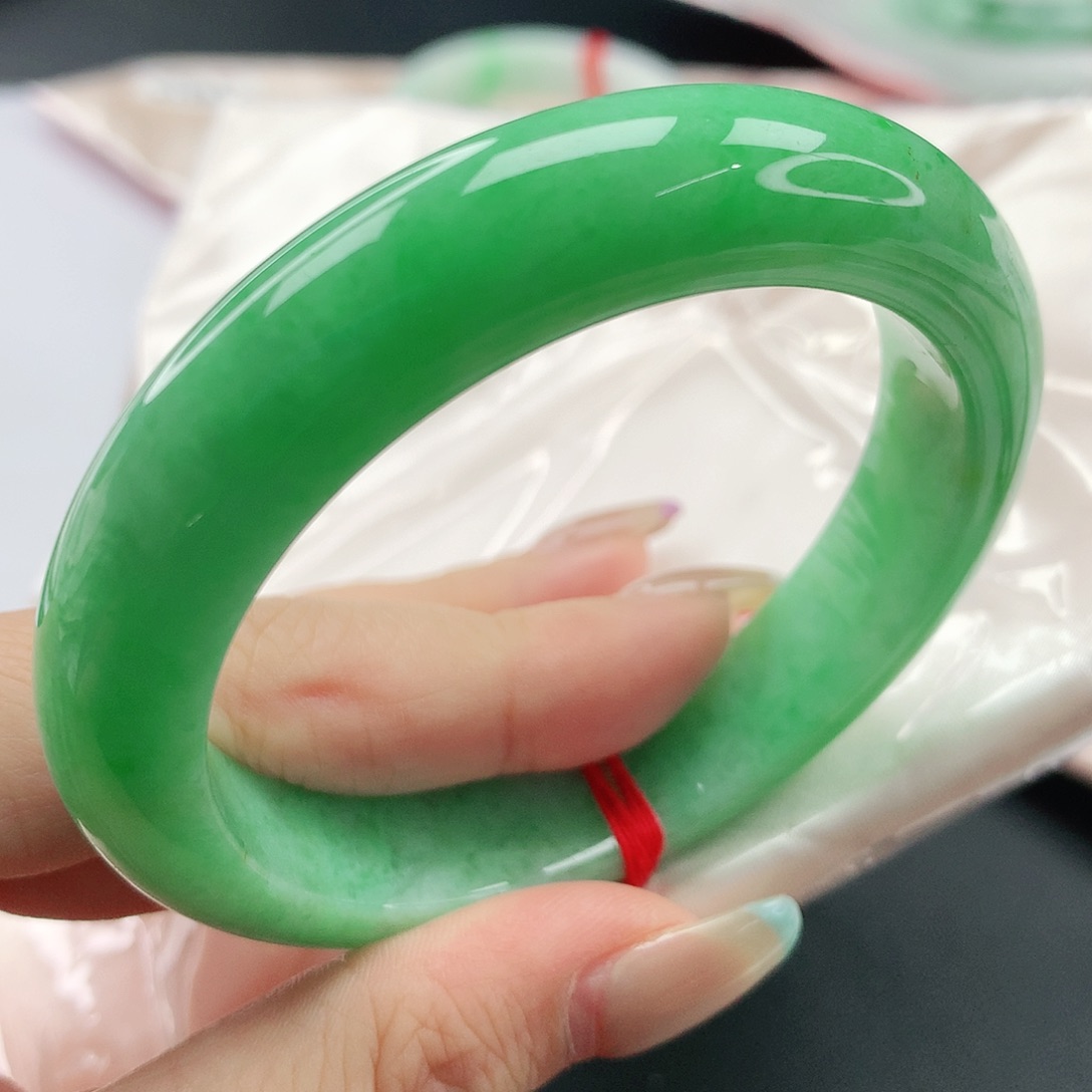 翡翠手镯未镶嵌，722