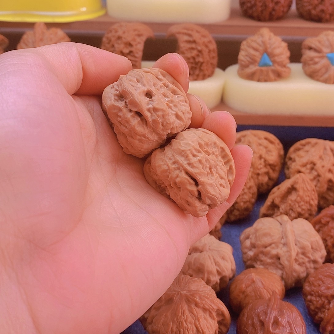 蛤蟆头文玩核桃白茬