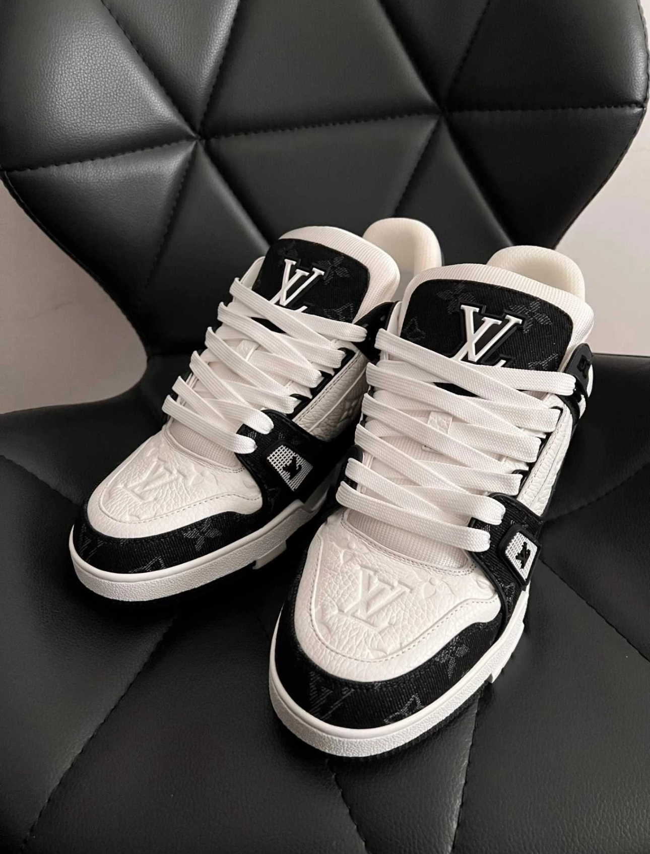 未使用 LouisVuitton/路易威登 黑白牛仔配色板鞋