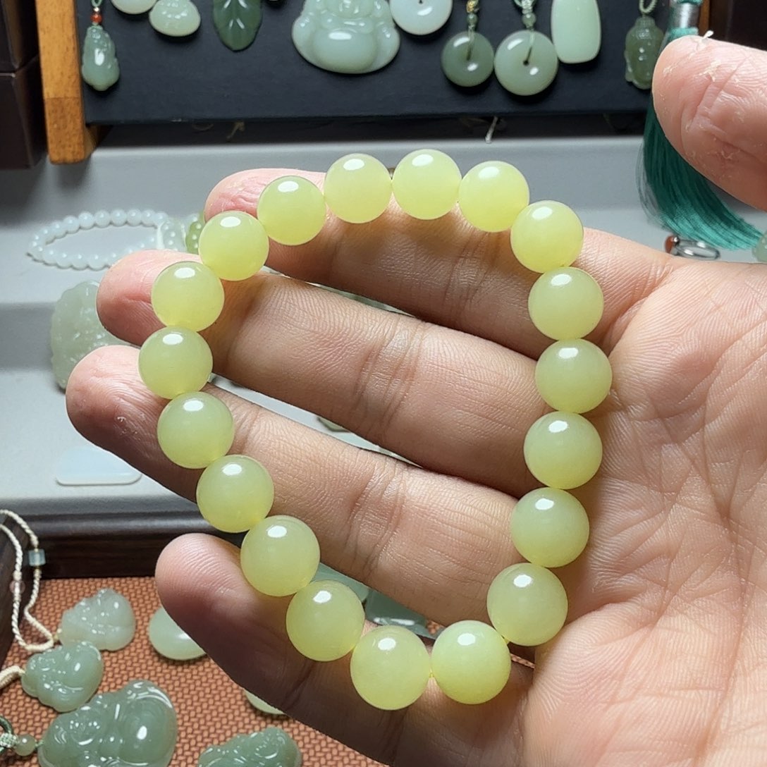 一***菜和田玉未镶嵌颈饰