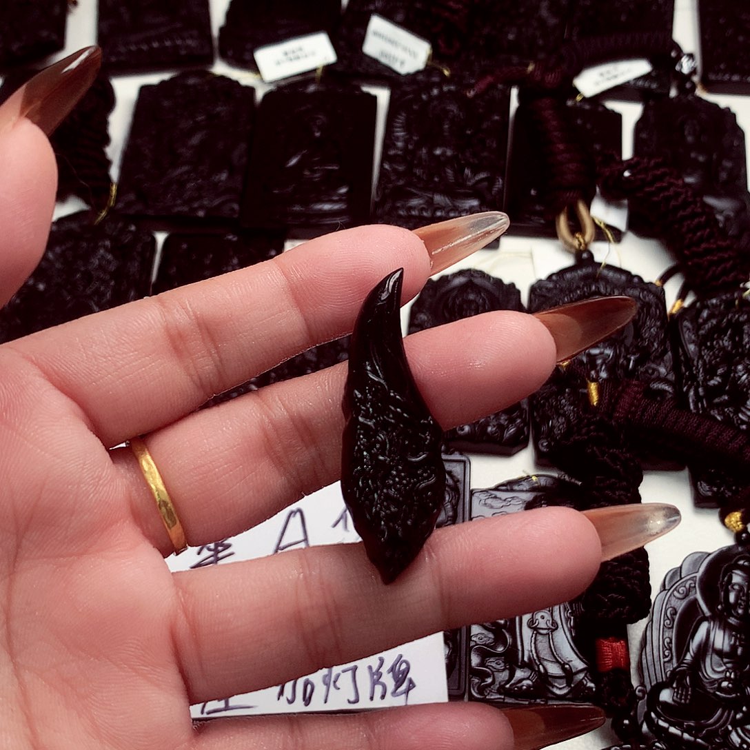 小***）翡翠未镶嵌颈饰天然缅料a货钢琴黑特色题材挂件