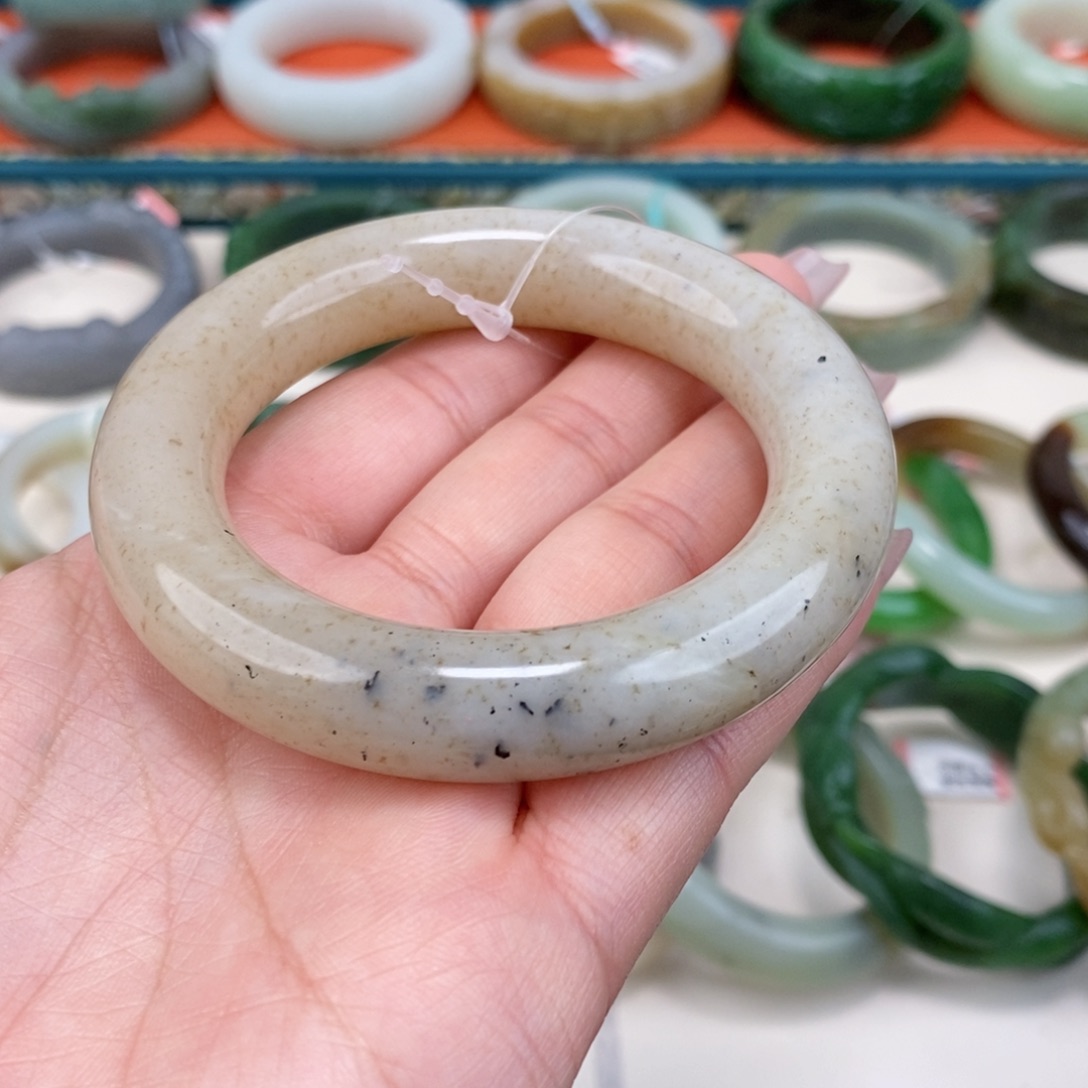 和田玉未镶嵌手镯54.6