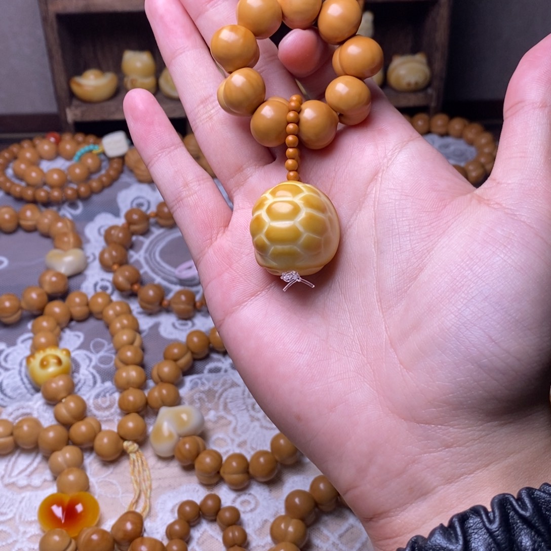 猴头核桃把件屁桃