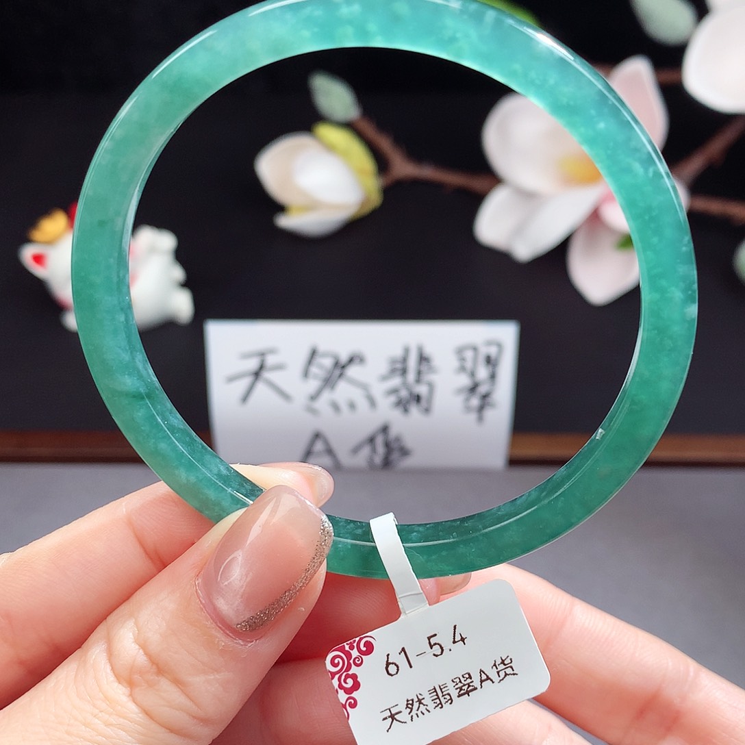 翡翠手镯（圆镯）未镶嵌