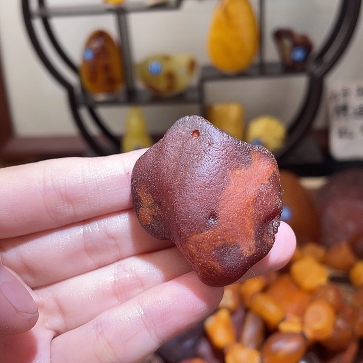 琥珀未镶嵌珠宝奇石吊坠