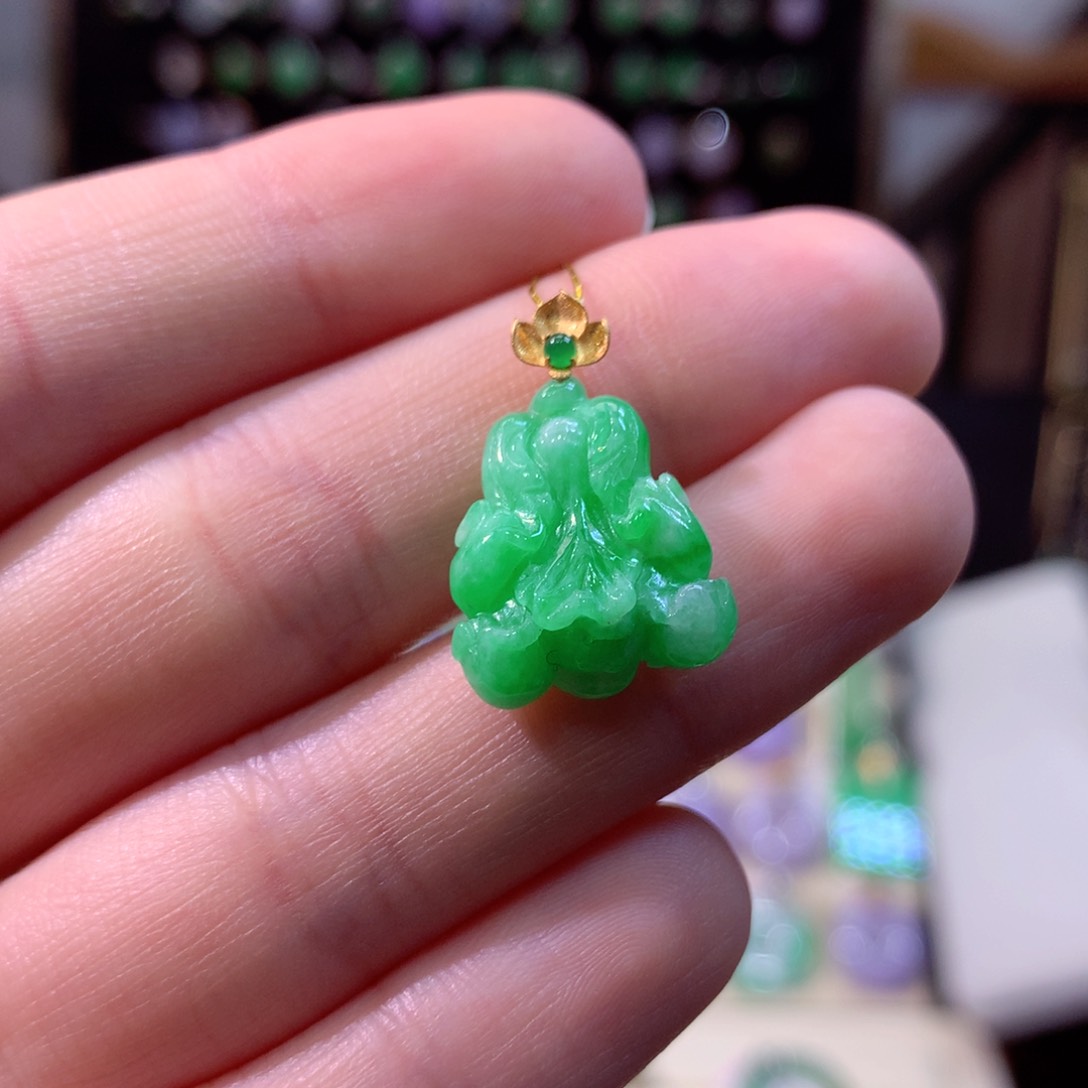 翡翠颈饰18K金镶嵌翡翠
