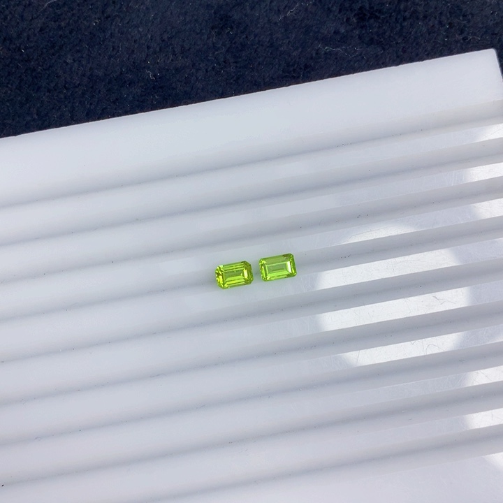 橄榄石珠宝奇石未镶嵌耳钉料子