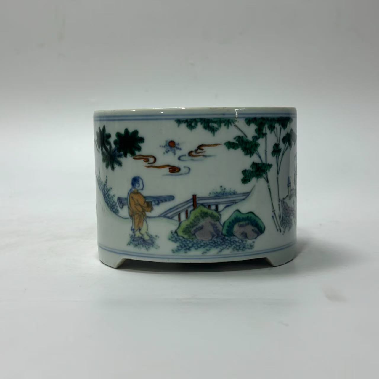 HJD2501-153斗彩人物故事纹三足炉