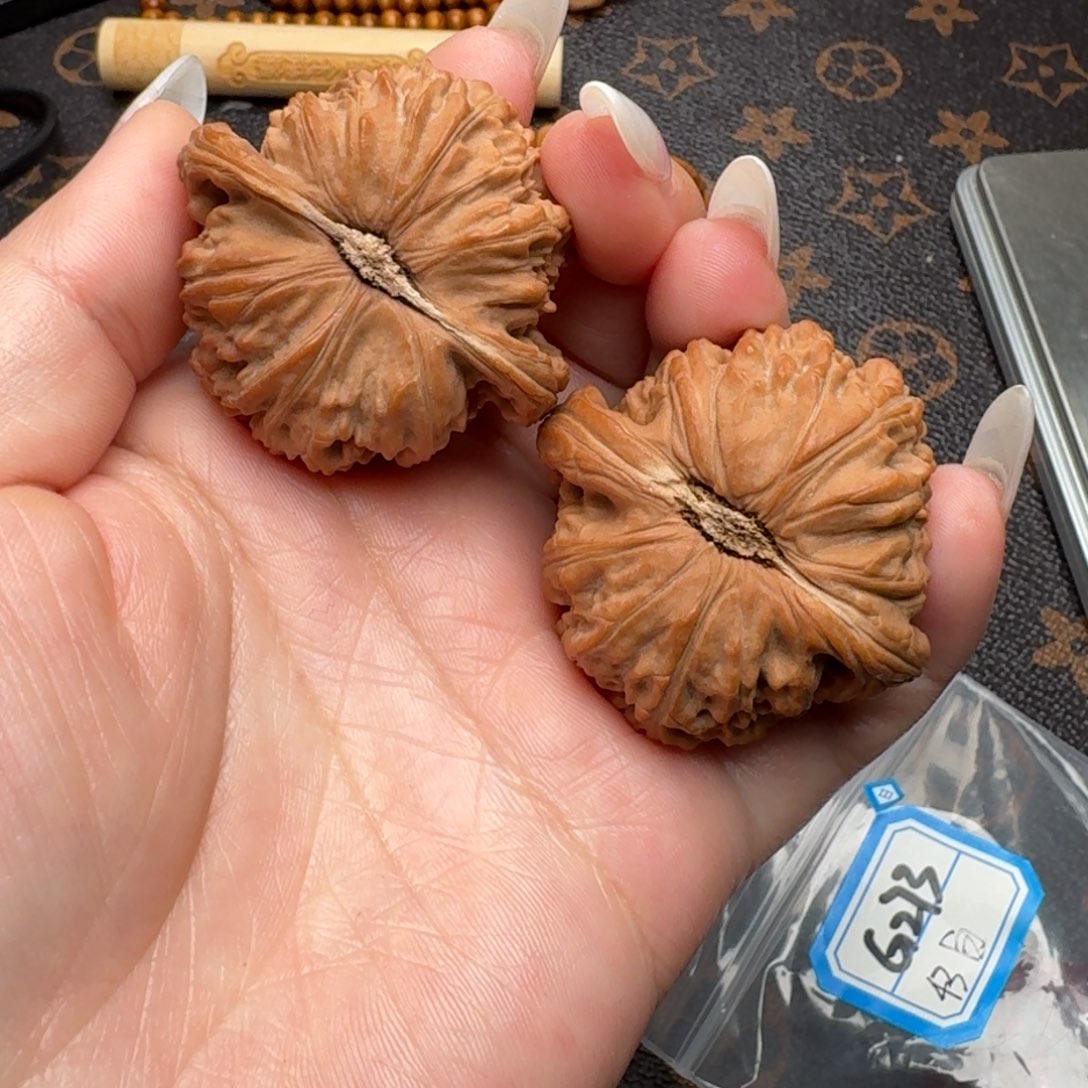 文玩核桃把件43白G213