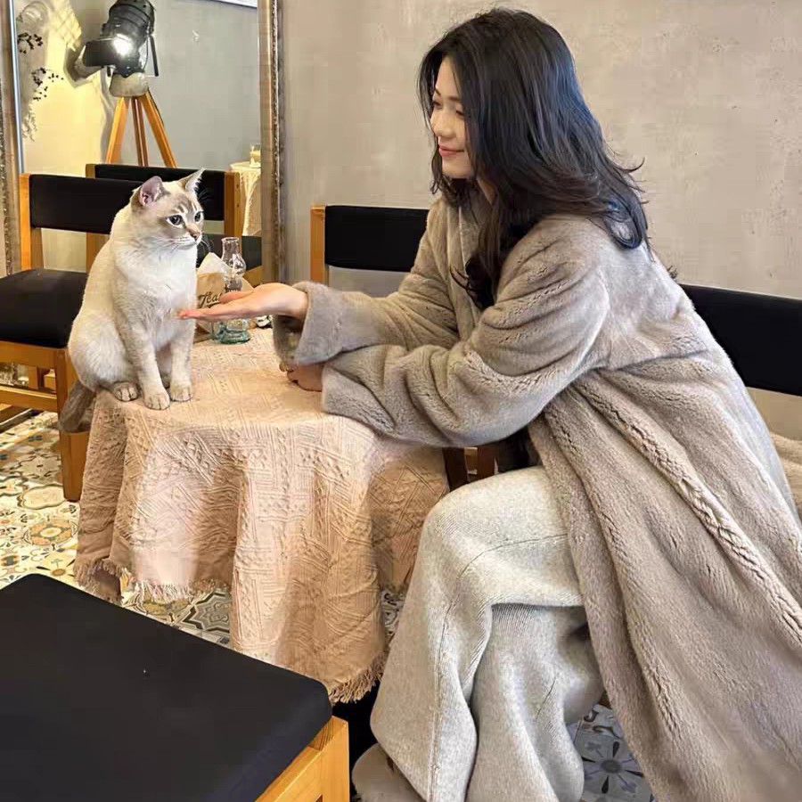 毛毛外套，款式材质以直播间为准。