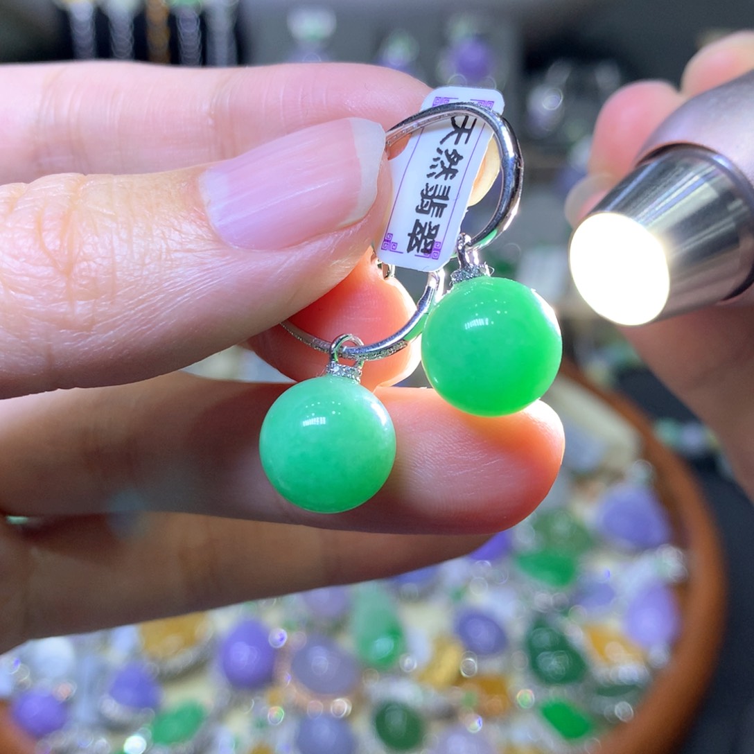 【闪购商品】翡翠颈饰18K金镶嵌翡翠吊坠项链