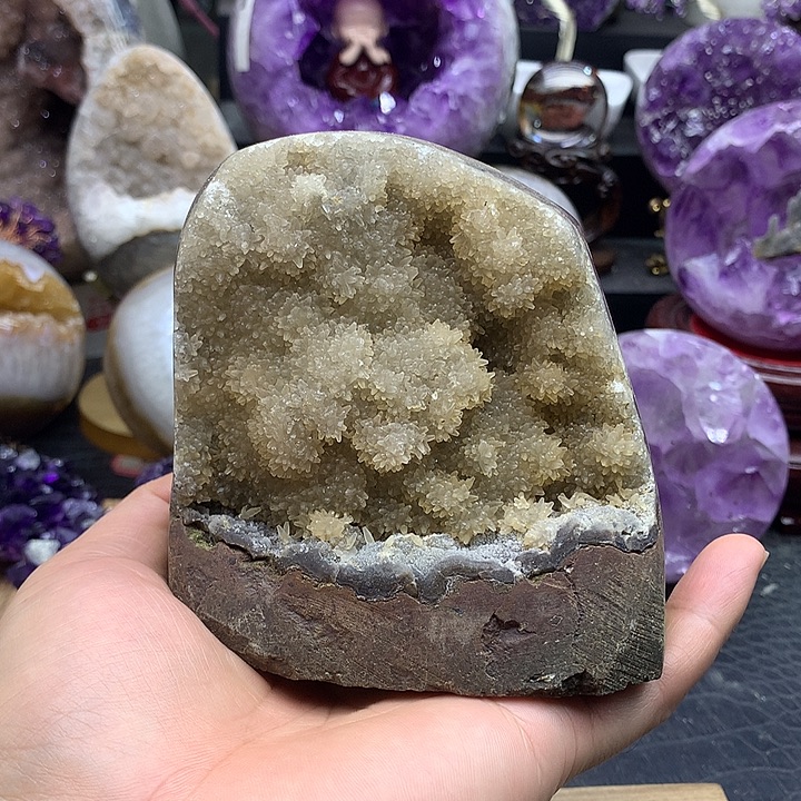 紫晶未镶嵌大型摆件（非配饰）