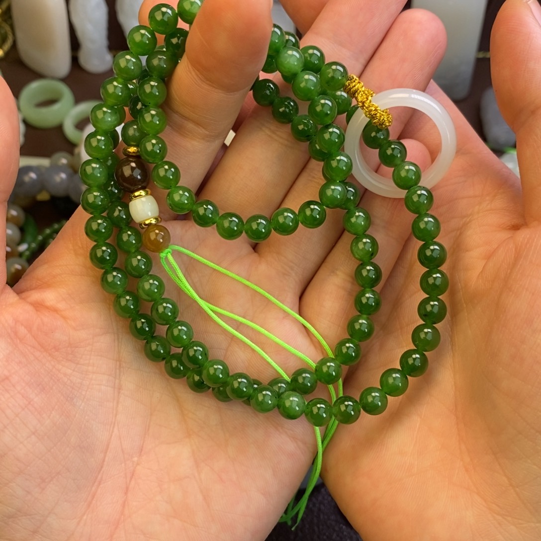 颈饰未镶嵌和田玉