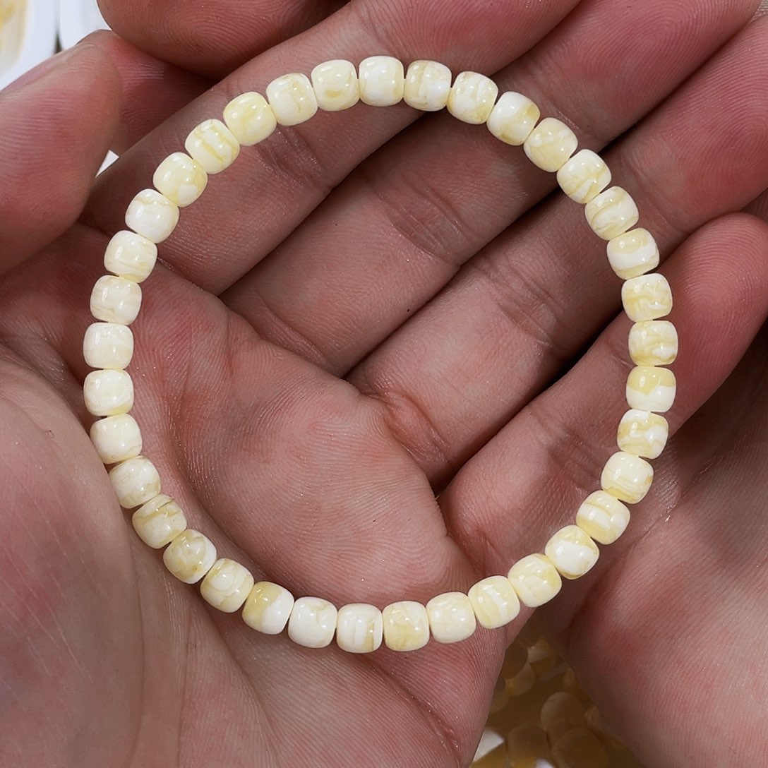 琥珀未镶嵌手链5.5m