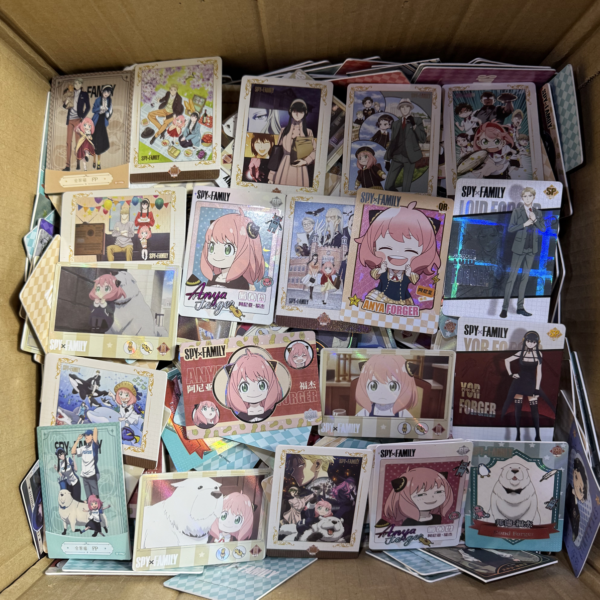 卡宝文创正版授权间谍过家家收藏卡 一单一斤100张左右！