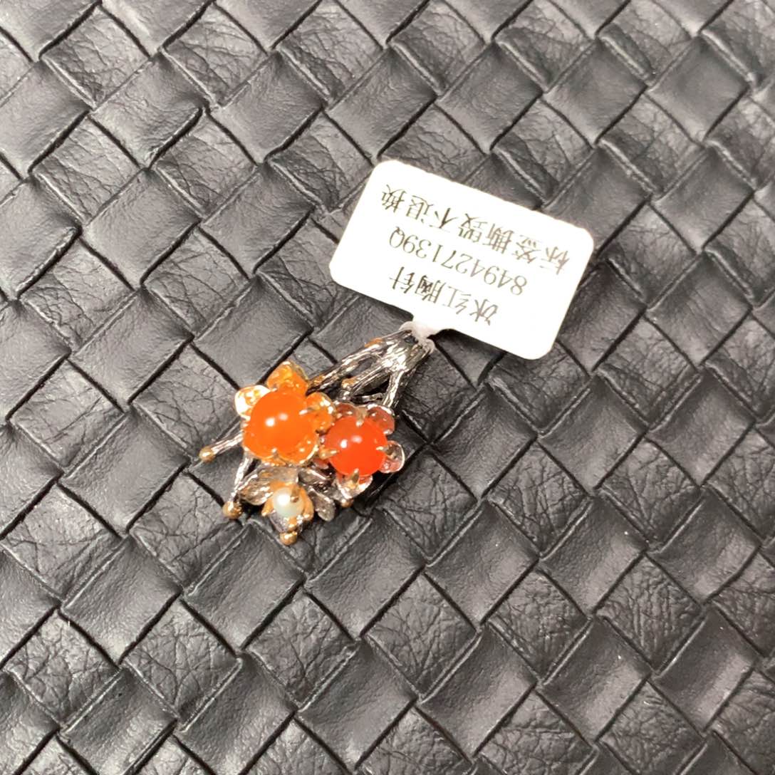 南红玛瑙冰红胸针足银镶嵌