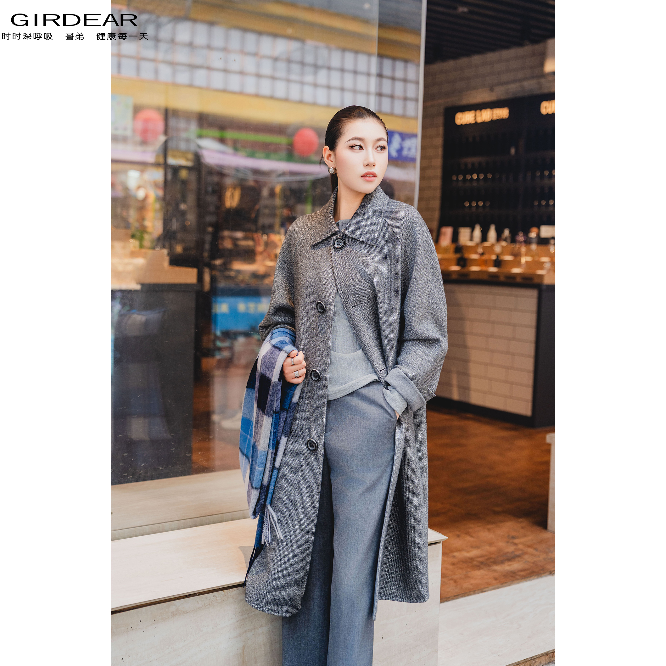 GIRDEAR/哥弟秋冬新款时尚简约气质单排扣复古百搭大衣女1400776