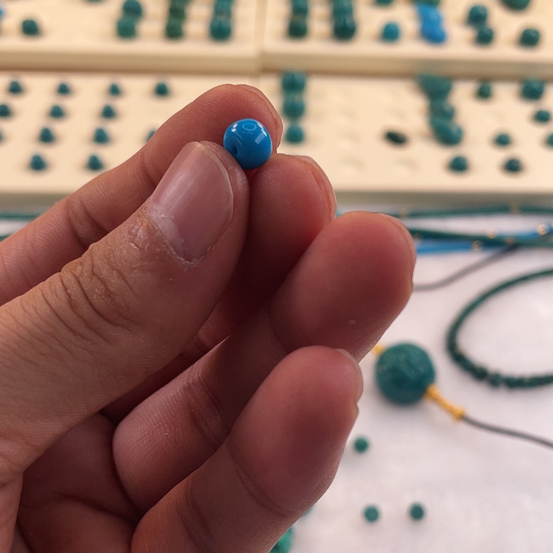 绿松石未镶嵌颈饰