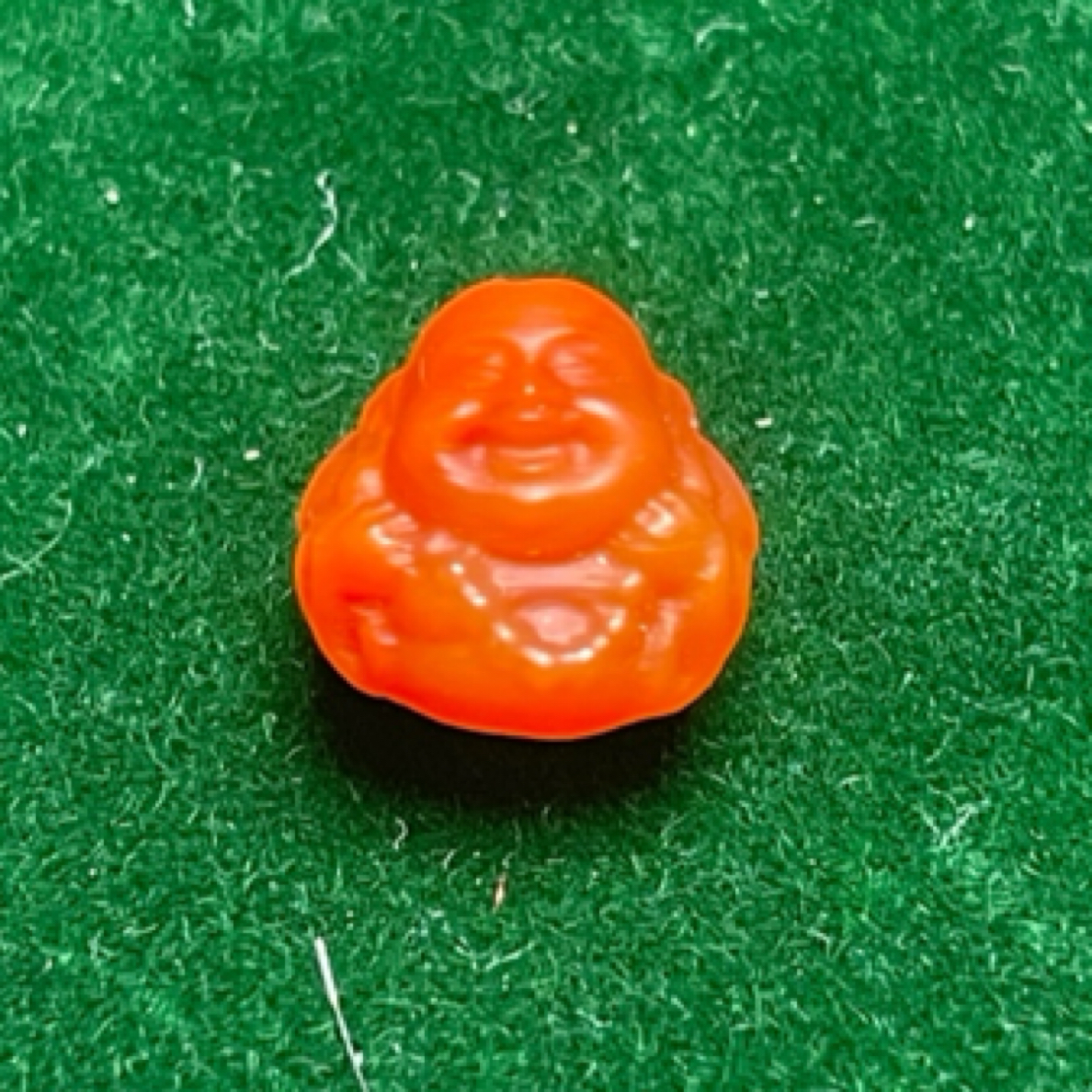 天然原矿保真南红雕刻件