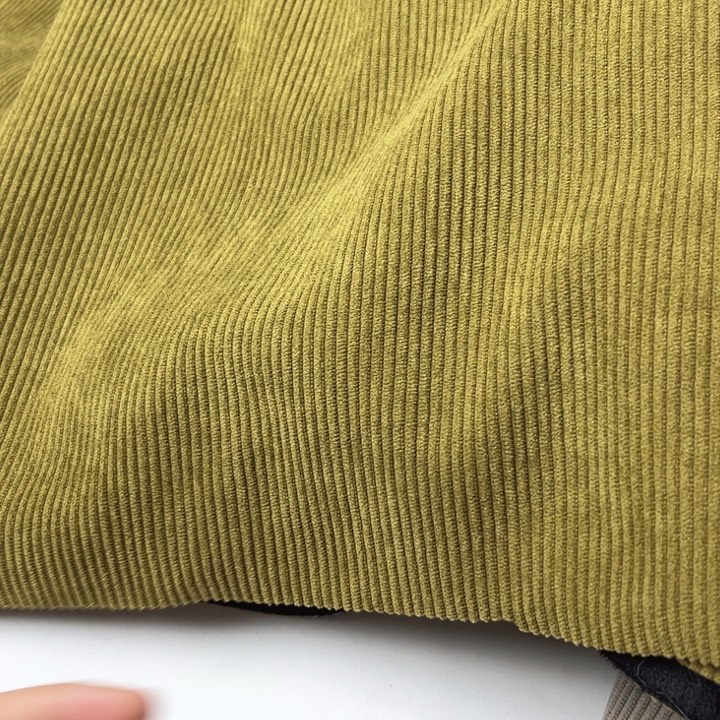 混纺秋香绿灯芯绒2米。   