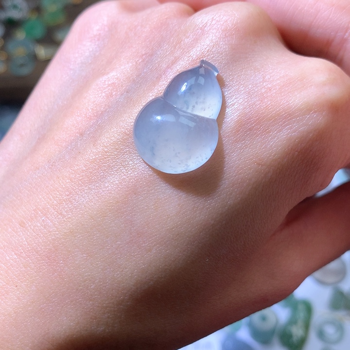 翡翠颈饰未镶嵌葫芦