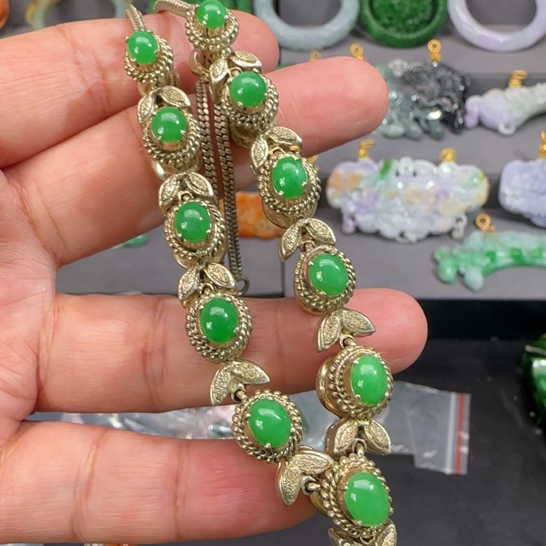 翡翠颈饰未镶嵌仿古