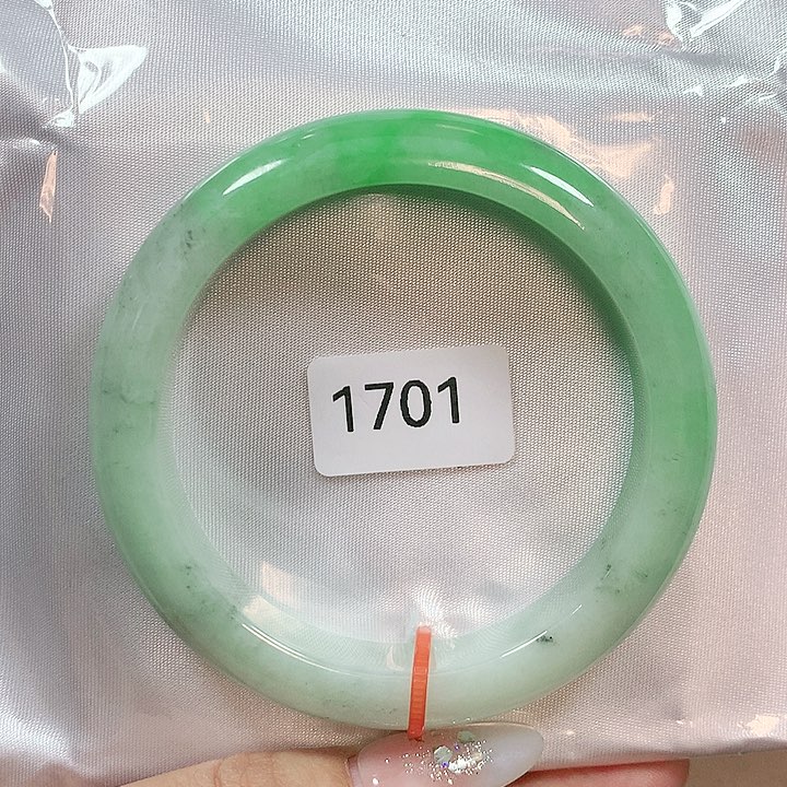 翡翠手镯未镶嵌天然翡翠手镯56