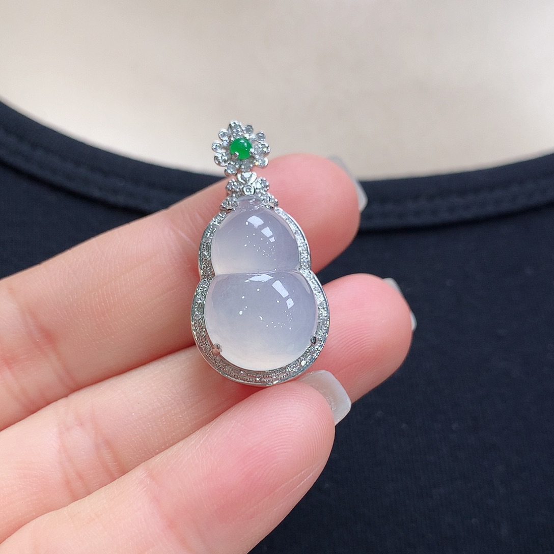 翡翠颈饰18K金镶嵌葫芦