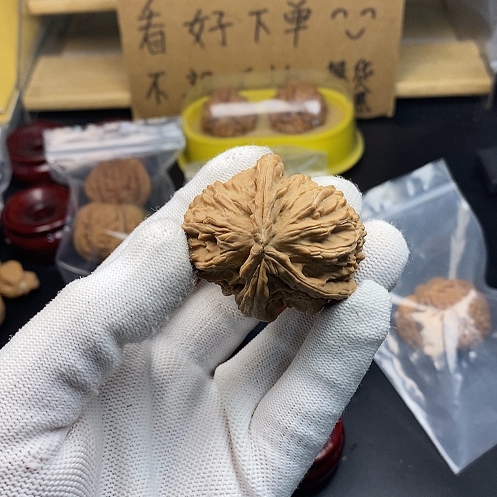 o***哥文玩核桃吊坠磕碰不退不换