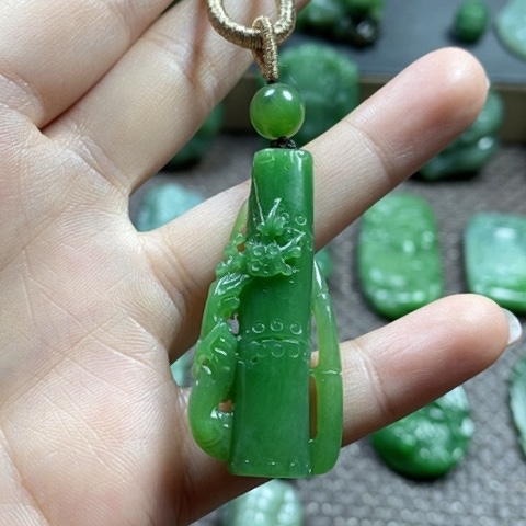 【闪购商品】颈饰未镶嵌和田玉