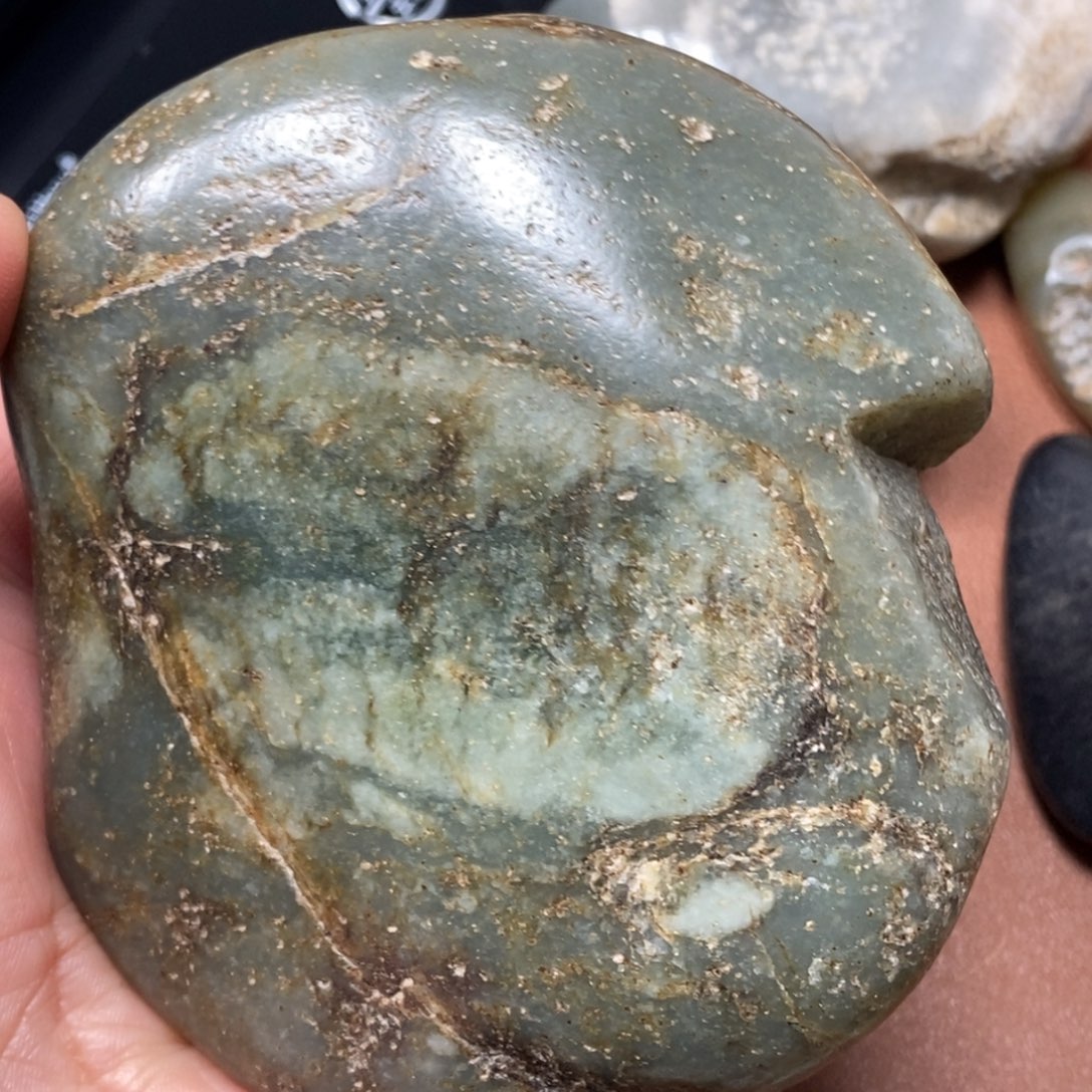 和田玉挂件足铂镶嵌