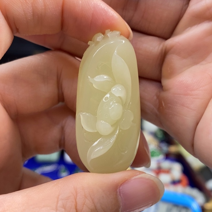 阿***溪和田玉未镶嵌颈饰