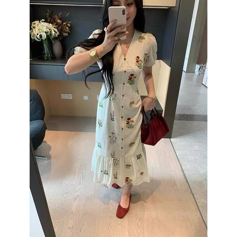 525/5516/135   夏季全棉刺绣连衣裙收腰显瘦气质裙