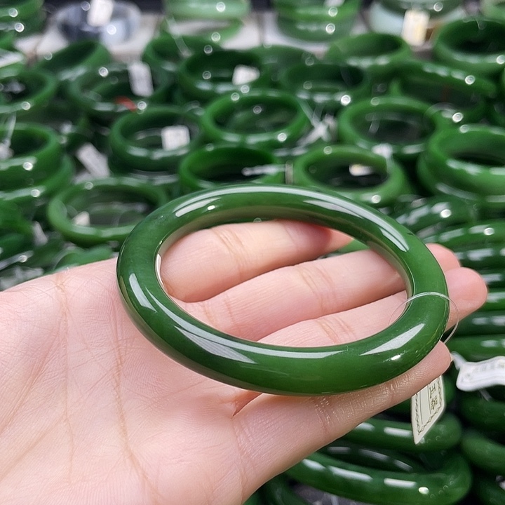 未镶嵌手镯和田玉（碧玉）