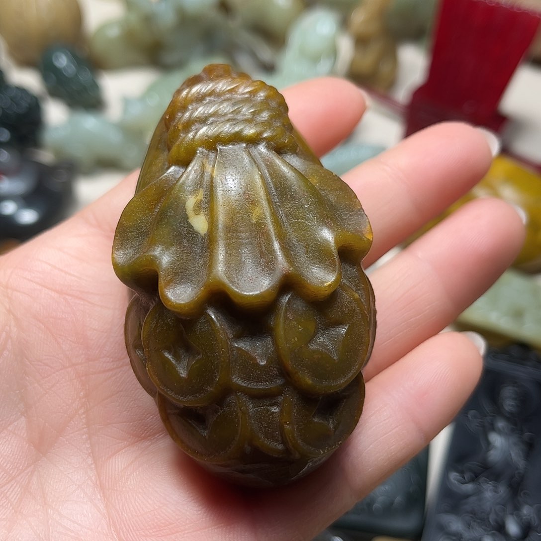 白玉菩提吊坠白玉菩提吊坠