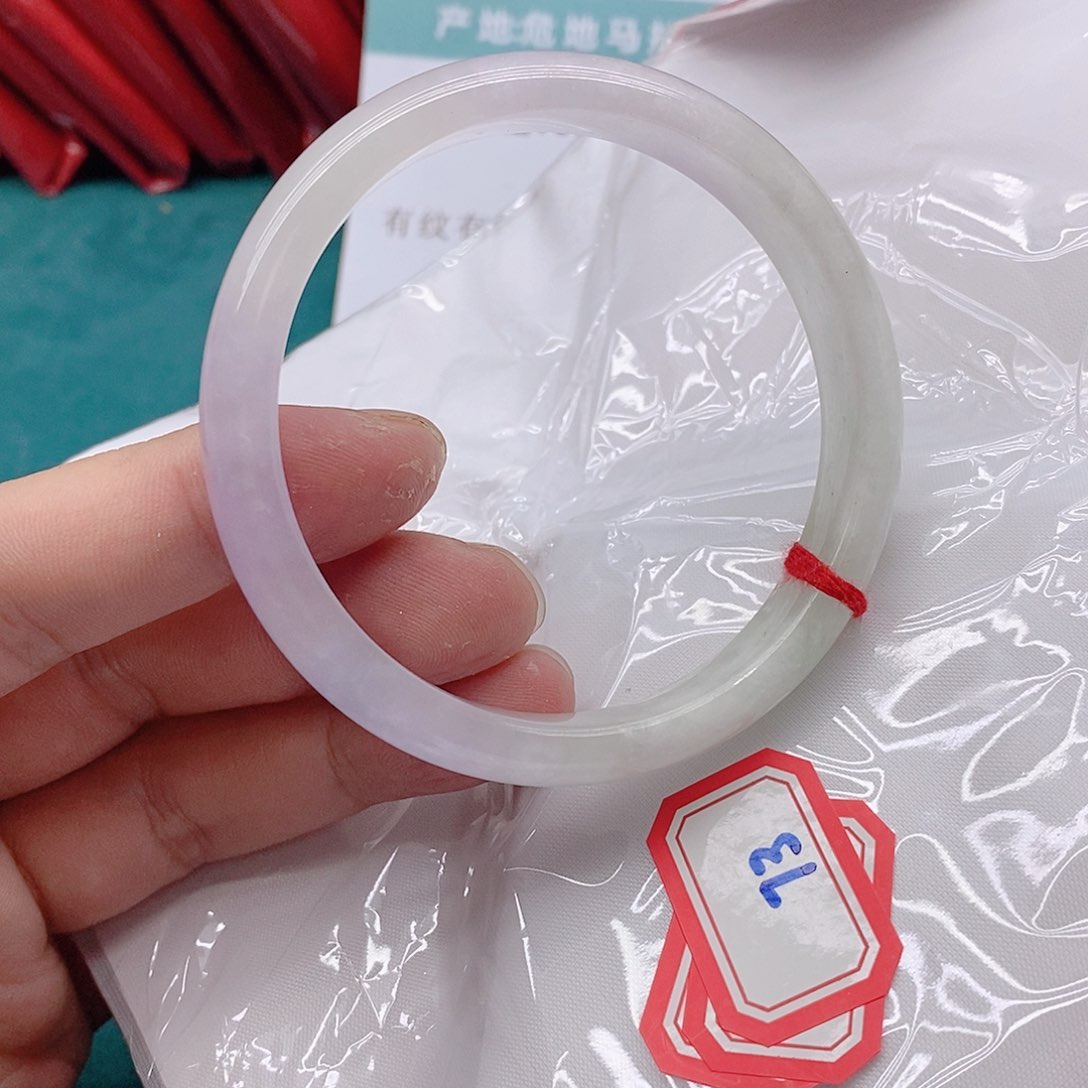 翡翠手镯未镶嵌霸**人733333333