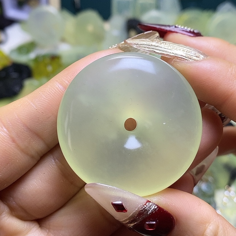 【闪购商品】蛇纹石玉颈饰未镶嵌总****朕