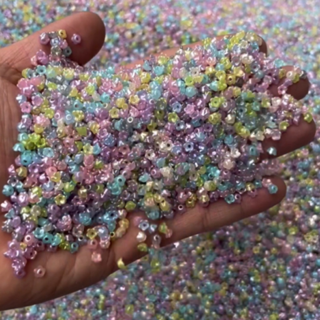 小红书爆款编绳4mm迷你风铃材料铃兰花有孔中孔塑料diy饰品配件