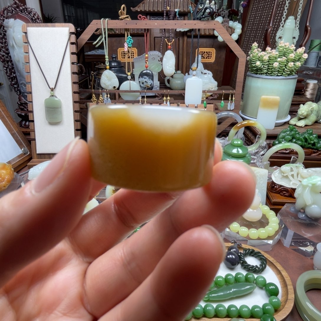 和田玉未镶嵌戒指