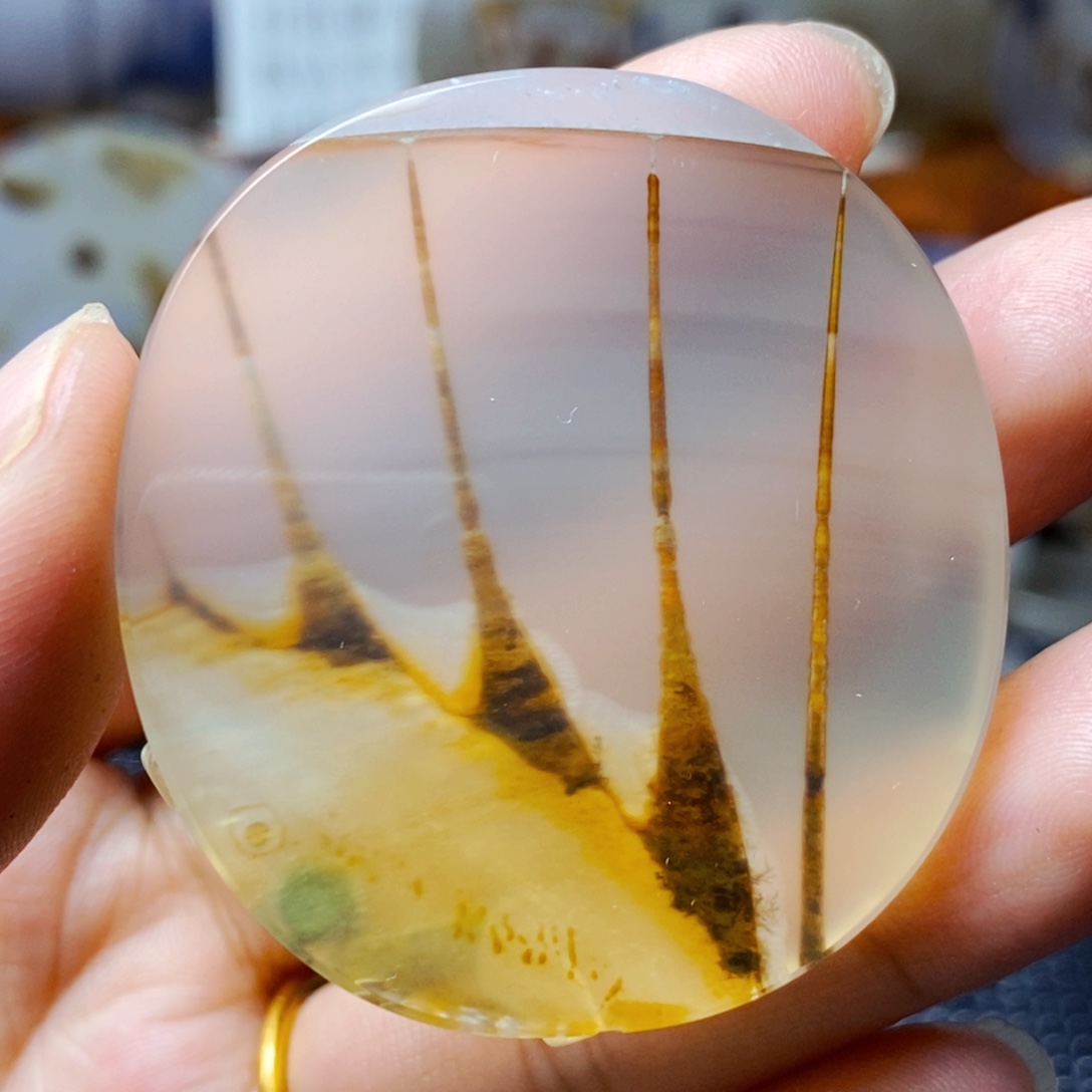 亿***田玛瑙/玉髓未镶嵌珠宝半成品