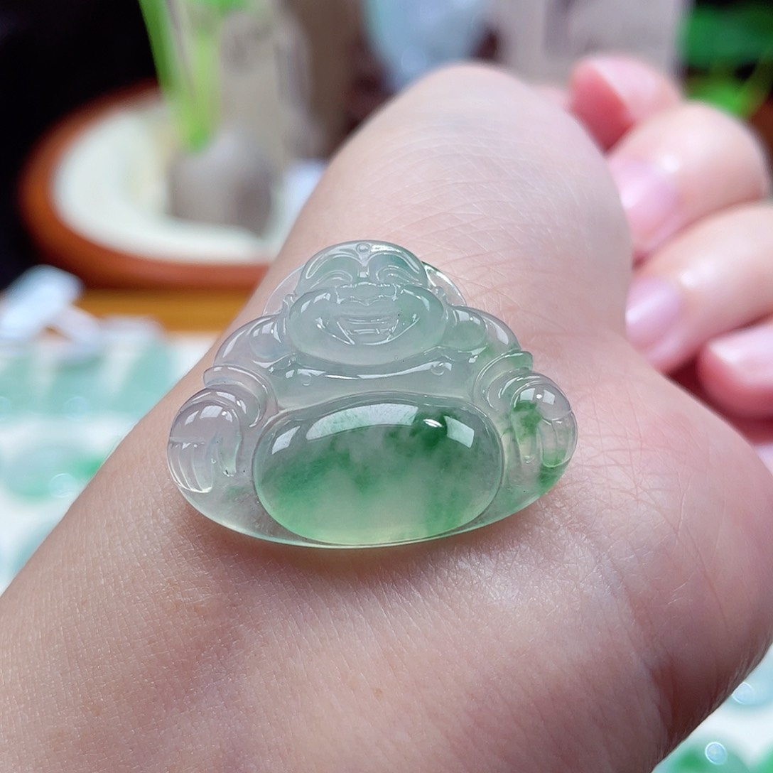 翡翠颈饰未镶嵌佛公